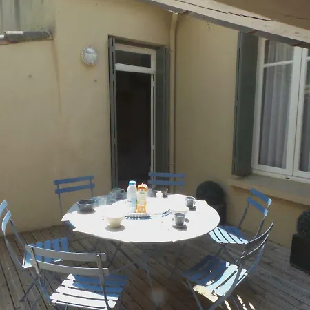 Casa vacanze Spacieux Face à La Cité Médievale *