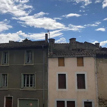 Spacieux Face à La Cité Médievale