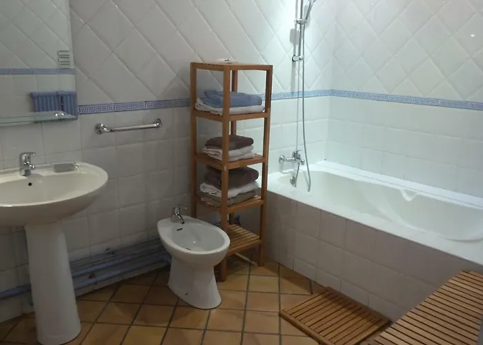 Spacieux Face A La Cite Medievale *