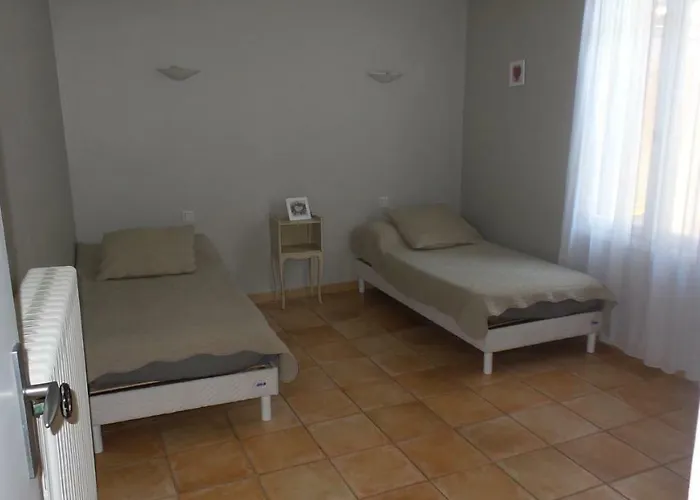 Spacieux Face A La Cite Medievale Carcassonne